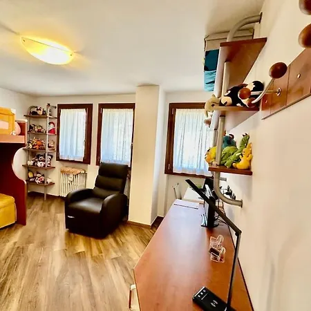 Panoramica Terrazza Sulle Piste Sciistiche Διαμέρισμα *