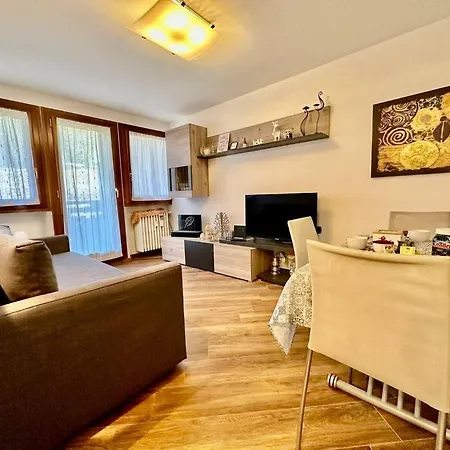 Panoramica Terrazza Sulle Piste Sciistiche Lägenhet