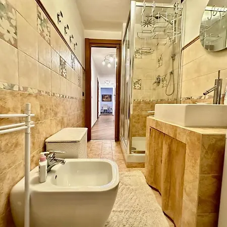 Lägenhet Panoramica Terrazza Sulle Piste Sciistiche *